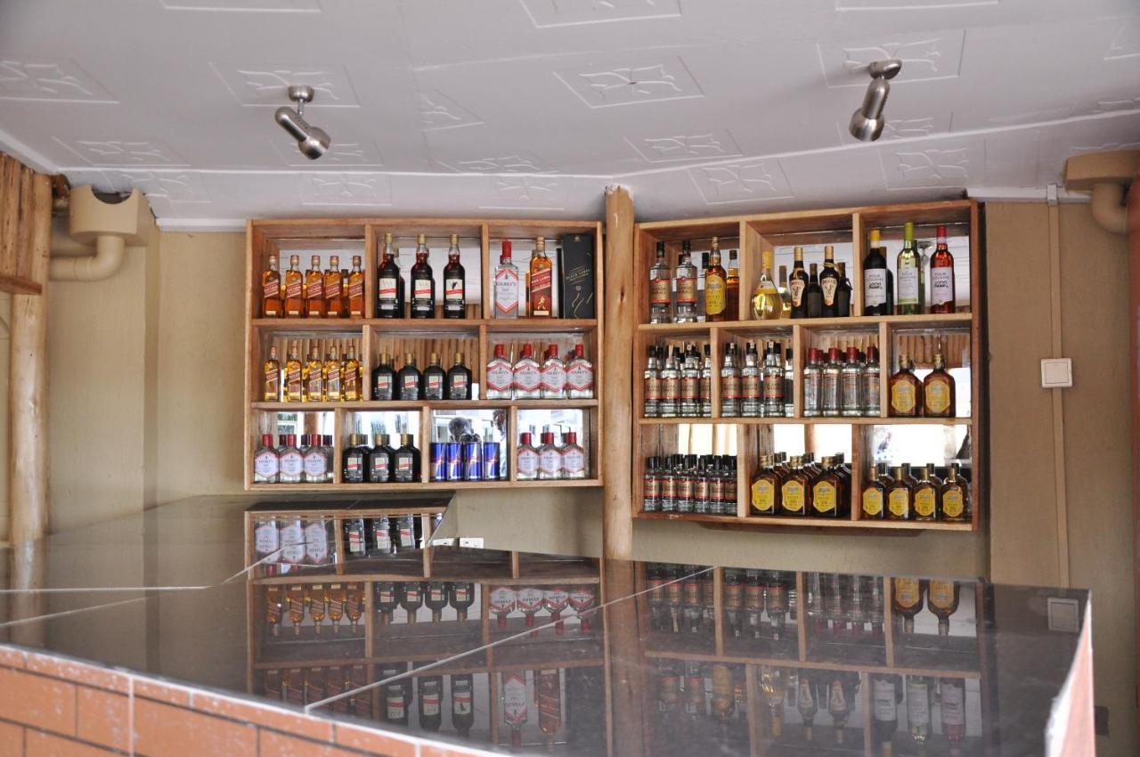 Golden View Hotel Ibanda Exterior foto