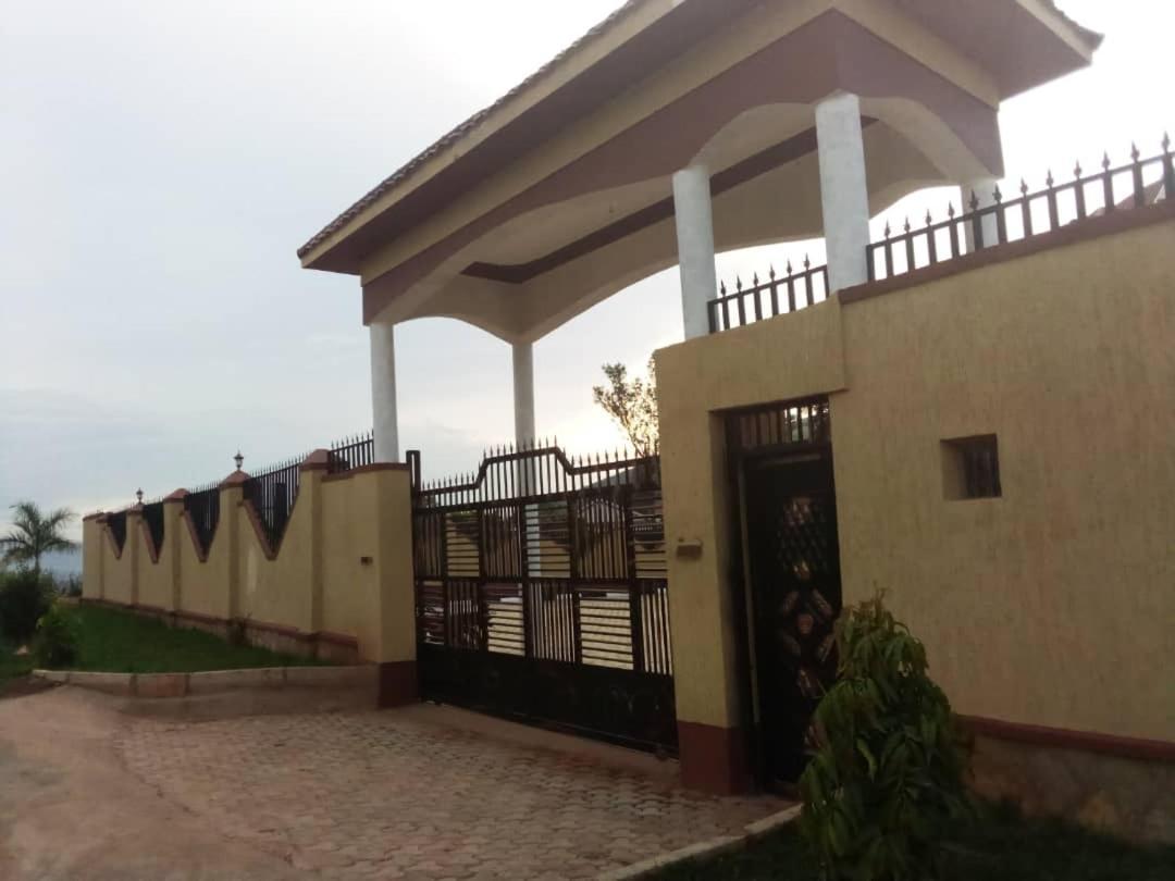Golden View Hotel Ibanda Exterior foto